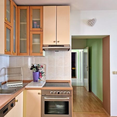 Apartments Soric Omiš Rom bilde